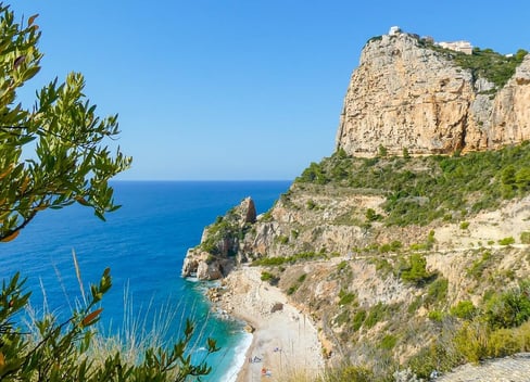 Découvrez la route des falaises de Benitachell