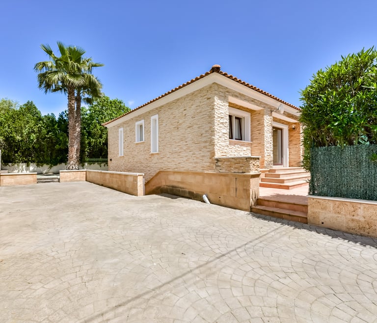 Villa te huur in Calpe CHIRLA en Calpe - Voorzijde