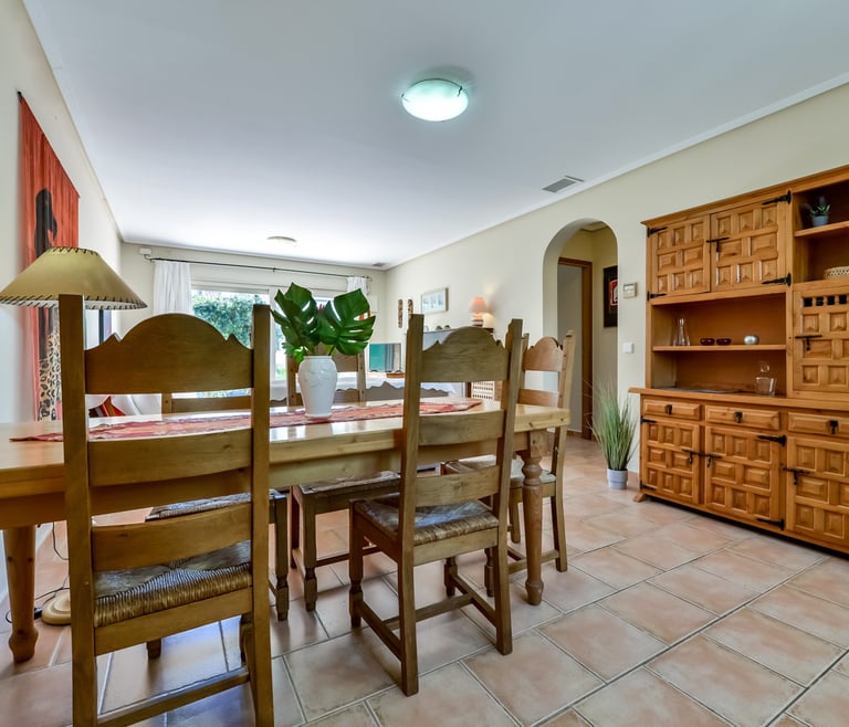 Villa te huur in Calpe CHIRLA en Calpe - Eetkamer