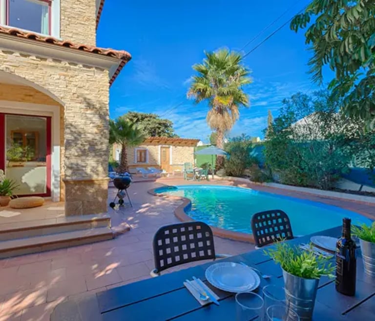 ROMERO, Villa in Calpe for 8 pax near the beach with private pool and free wifi in Calpe / Calp