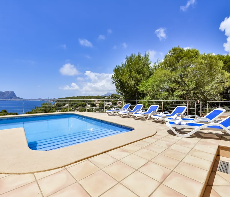 Alquiler de villa en Benissa ARC para 12, piscina privada y vistas al mar en Benissa - Piscina