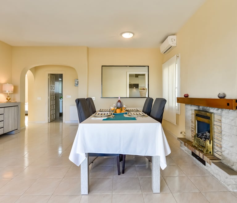 Villa te huur in Calpe CUCARRES en Calpe - Eetkamer