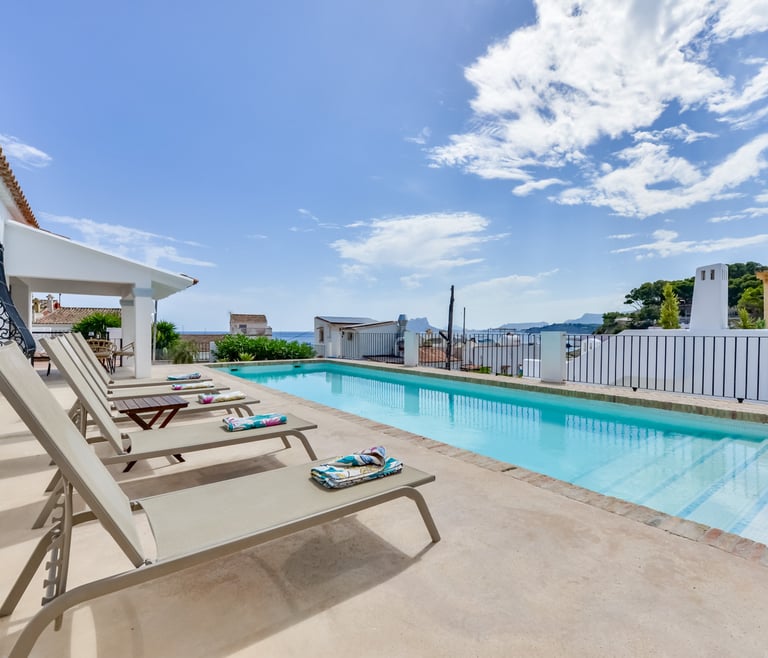 Villa à louer à El Portet de Moraira, SAN VICENTE, 50 mts de l'eau et piscine privée. à Moraira - Terrasse