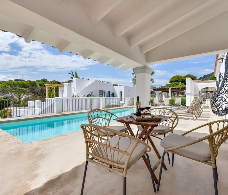 Villa à louer à El Portet de Moraira, SAN VICENTE, 50 mts de l'eau et piscine privée. à Moraira - Piscine