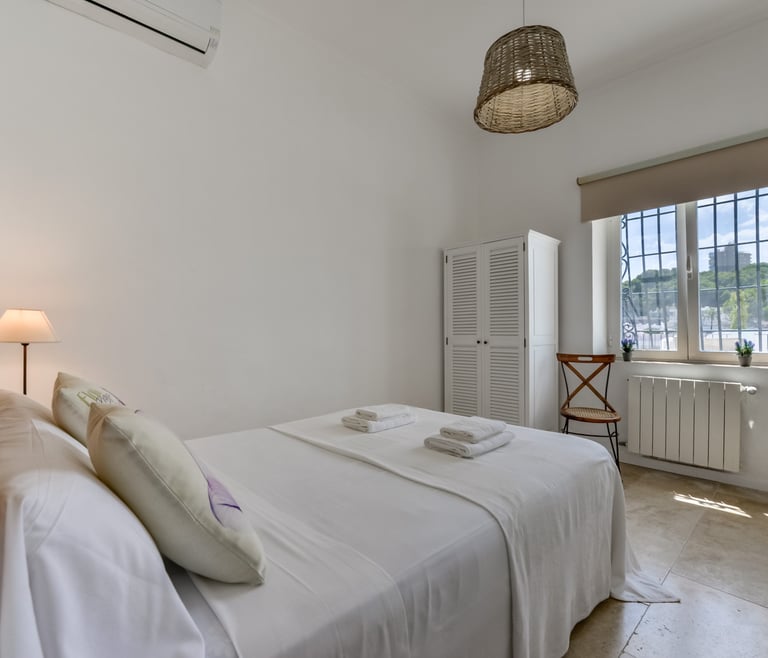 Villa à louer à El Portet de Moraira, SAN VICENTE, 50 mts de l'eau et piscine privée. à Moraira - Chambres