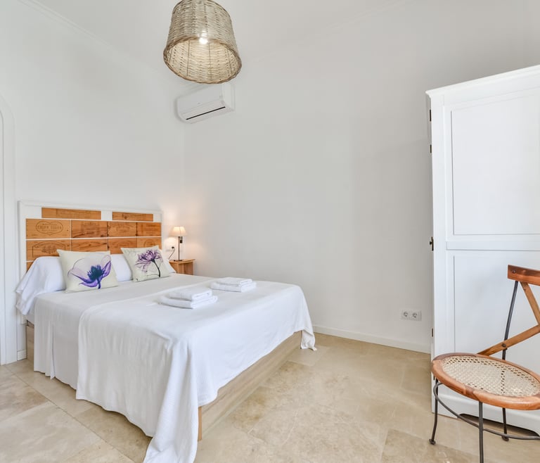 Villa à louer à El Portet de Moraira, SAN VICENTE, 50 mts de l'eau et piscine privée. à Moraira - Chambres
