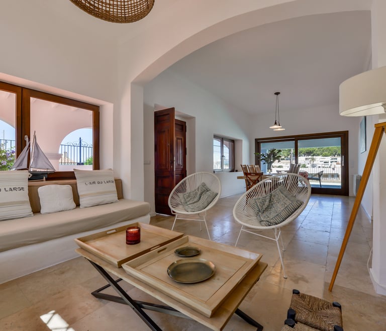 Villa à louer à El Portet de Moraira, SAN VICENTE, 50 mts de l'eau et piscine privée. à Moraira - Salon