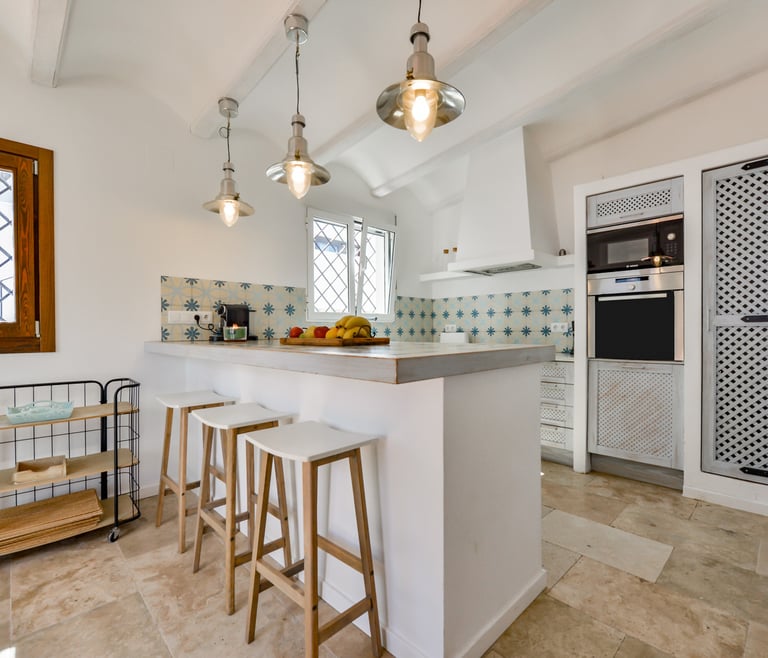 Villa à louer à El Portet de Moraira, SAN VICENTE, 50 mts de l'eau et piscine privée. à Moraira - Cuisine