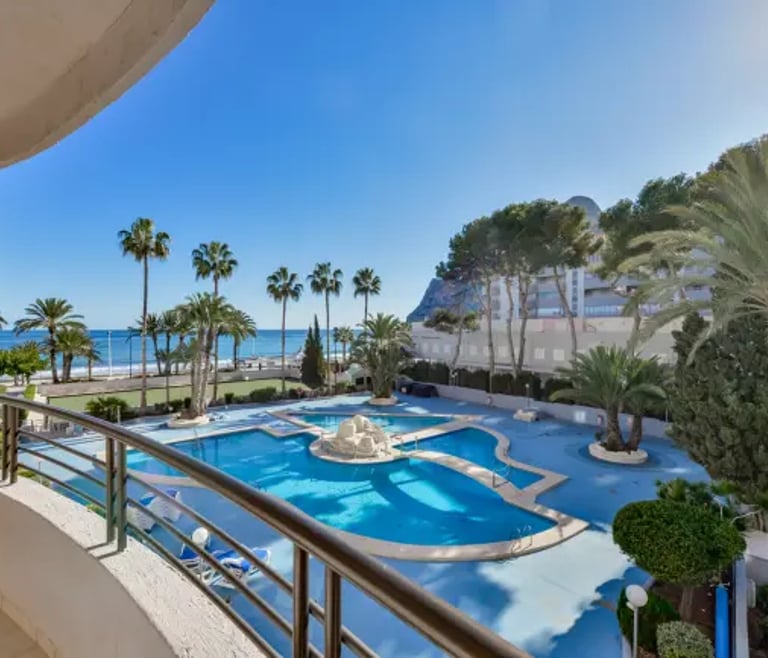 Apartamentos Paraiso Mar en primera linea de playa de Calpe, TROND en Calpe