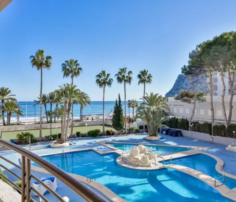 Apartamentos Paraiso Mar en primera linea de playa de Calpe, TROND en Calpe