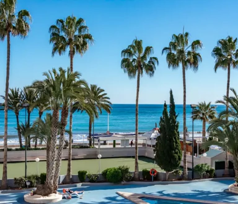 Apartamentos Paraiso Mar en primera linea de playa de Calpe, TROND en Calpe