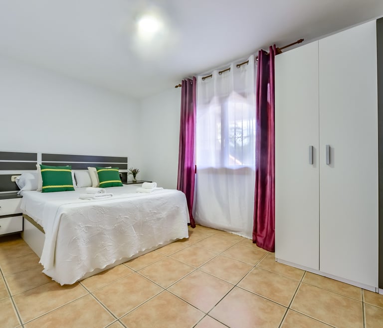 MOUNA,bonita villa en Calpe para 6 pax, piscina privada y wifi gratis en Calpe - Habitaciones