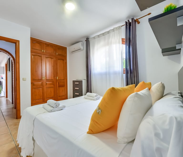 MOUNA,bonita villa en Calpe para 6 pax, piscina privada y wifi gratis en Calpe - Habitaciones