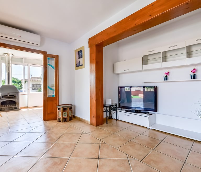 MOUNA,bonita villa en Calpe para 6 pax, piscina privada y wifi gratis en Calpe - Comedor