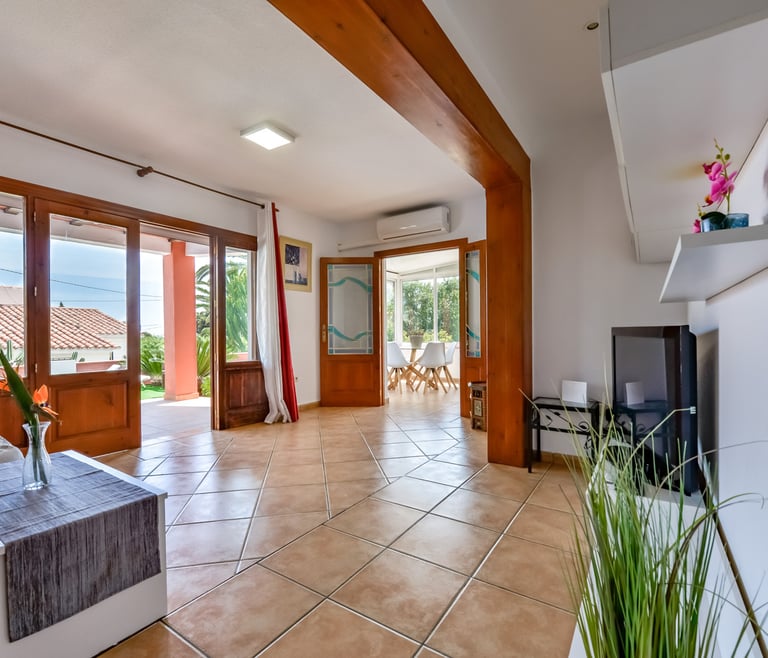 MOUNA,bonita villa en Calpe para 6 pax, piscina privada y wifi gratis en Calpe - Comedor
