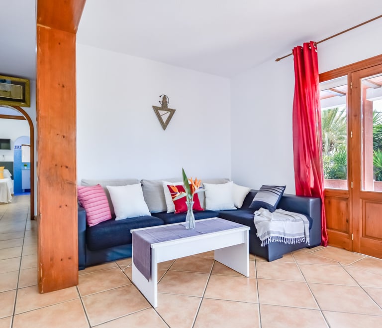 MOUNA,bonita villa en Calpe para 6 pax, piscina privada y wifi gratis en Calpe - Comedor