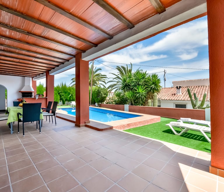 MOUNA,bonita villa en Calpe para 6 pax, piscina privada y wifi gratis en Calpe - Terraza