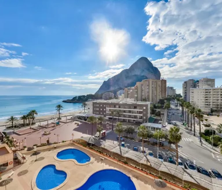 ZAFIRO,apartamentos Zafiro para 6 pax en la playa Levante,Calpe wifi gratis. en Calpe