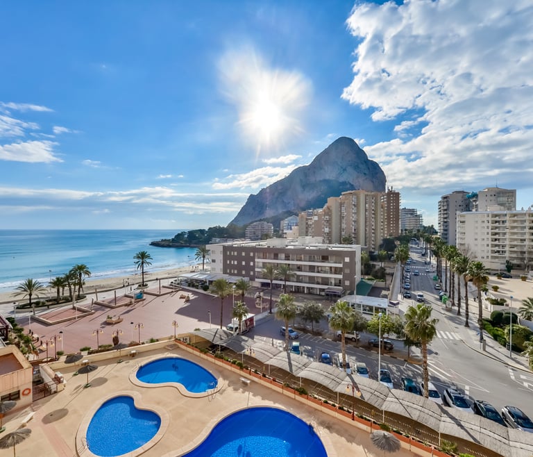 ZAFIRO,apartamentos Zafiro para 6 pax en la playa Levante,Calpe wifi gratis. en Calpe