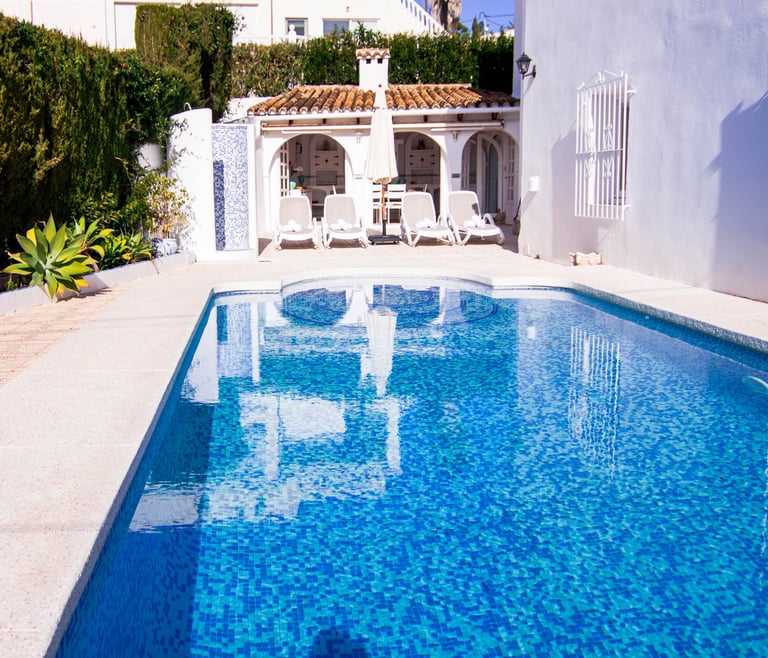 Alquiler de villa en Calpe BELVIC, piscina privada 4 pax en Calpe - Piscina