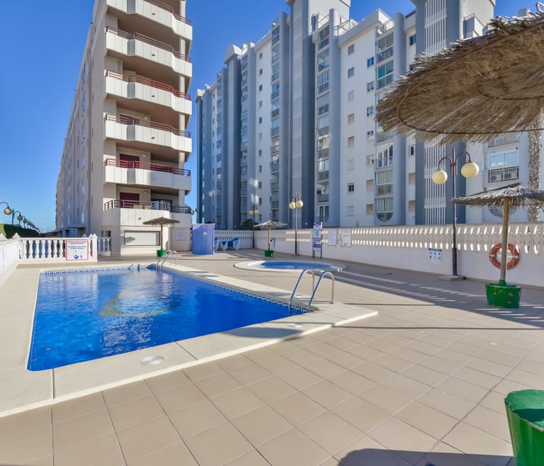 TOPACIO IV,apartamentos Topacio Calpe en la playa Levante. en Calpe - Piscina