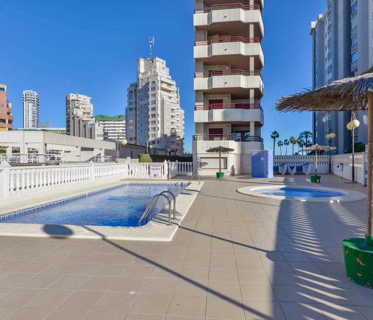 TOPACIO IV,apartamentos Topacio Calpe en la playa Levante. en Calpe - Piscina