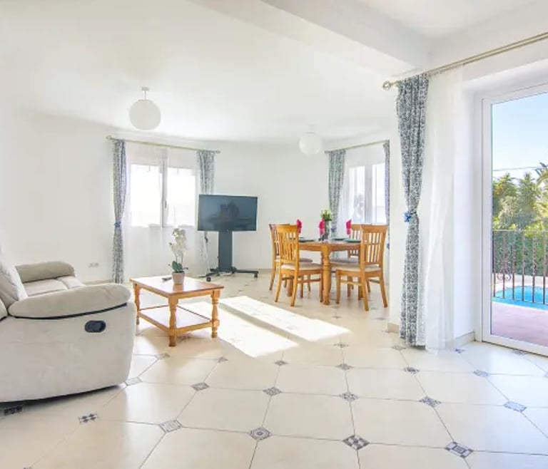 SOLEADA,Belle villa pour 8 personnes à Calpe avec piscine privée et wifi gratuit. à Calpe / Calp