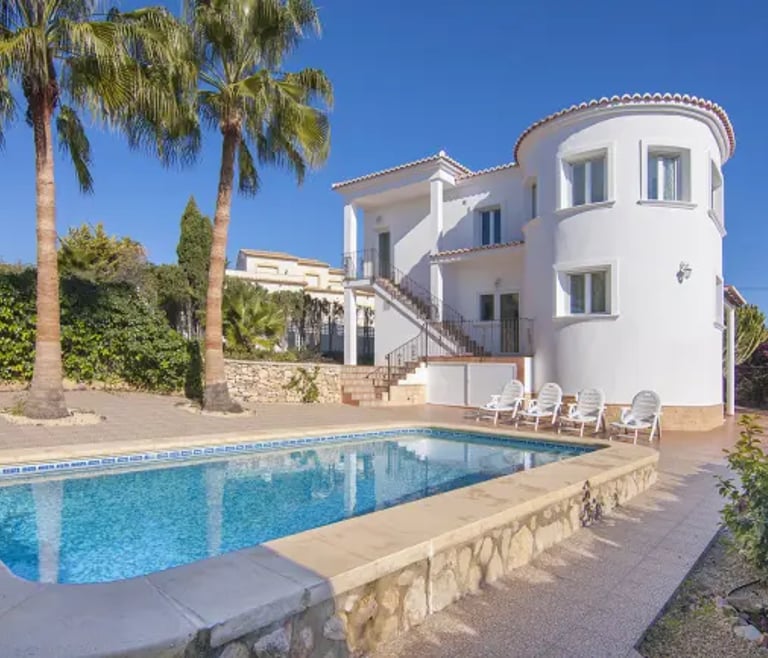 SOLEADA, preciosa villa para 8 pax en Calpe piscina privada y wifi gratuito. en Calpe