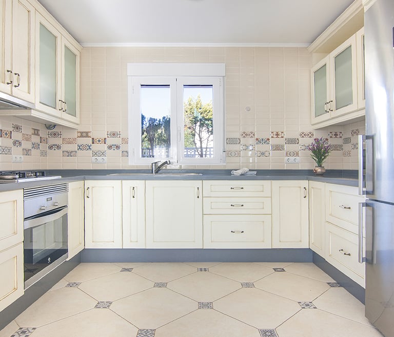 SOLEADA, Schöne Villa für 8 Personen in Calpe mit privatem Pool und kostenlosem WiFi. in Calpe / Calp - Küche