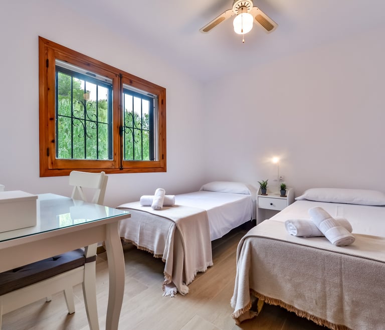 THOMAS, Bungalow para 6 personas con piscina,wifi gratis en Benissa - Habitaciones