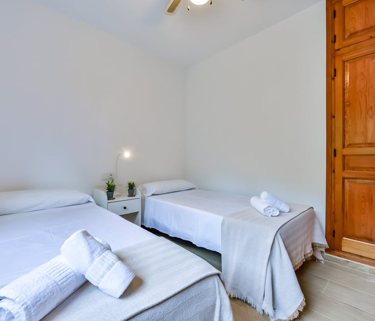 THOMAS, Bungalow para 6 personas con piscina,wifi gratis en Benissa - Habitaciones