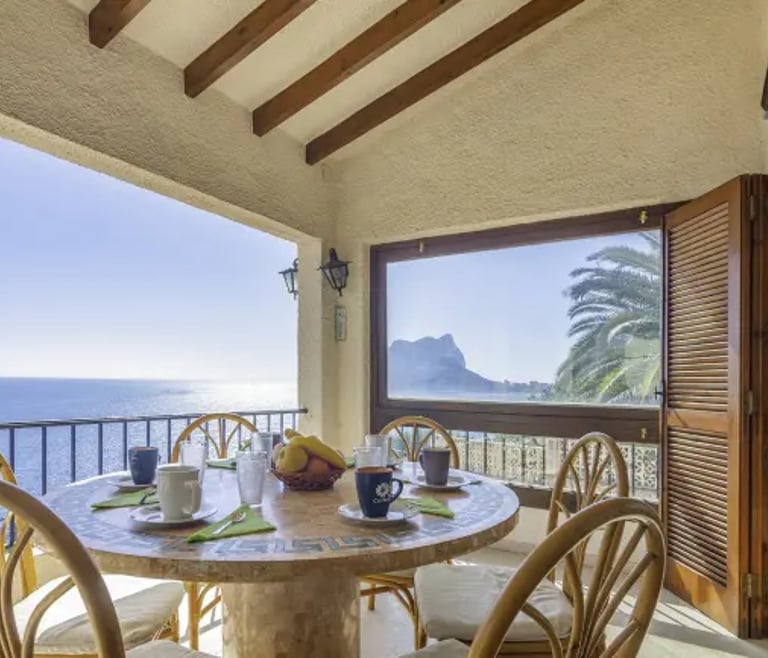 MARINA, Villa met bevoorrecht uitzicht op zee in Benissa, gratis WIFI en Benissa