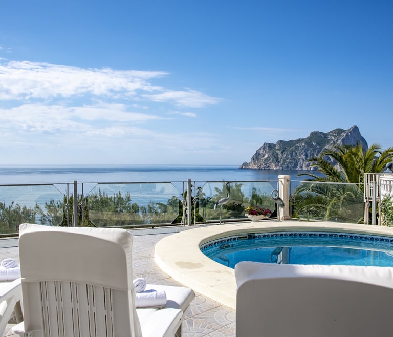 RAPHAEL, Preciosa villa para 6 pax con espectaculares vistas al mar en Benissa.wifi gratis en Benissa - Piscina