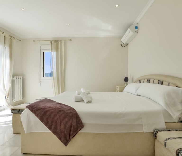 RAPHAEL, Preciosa villa para 6 pax con espectaculares vistas al mar en Benissa.wifi gratis en Benissa - Habitaciones