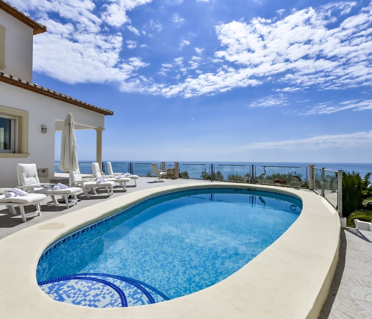 RAPHAEL, Preciosa villa para 6 pax con espectaculares vistas al mar en Benissa.wifi gratis en Benissa - Piscina