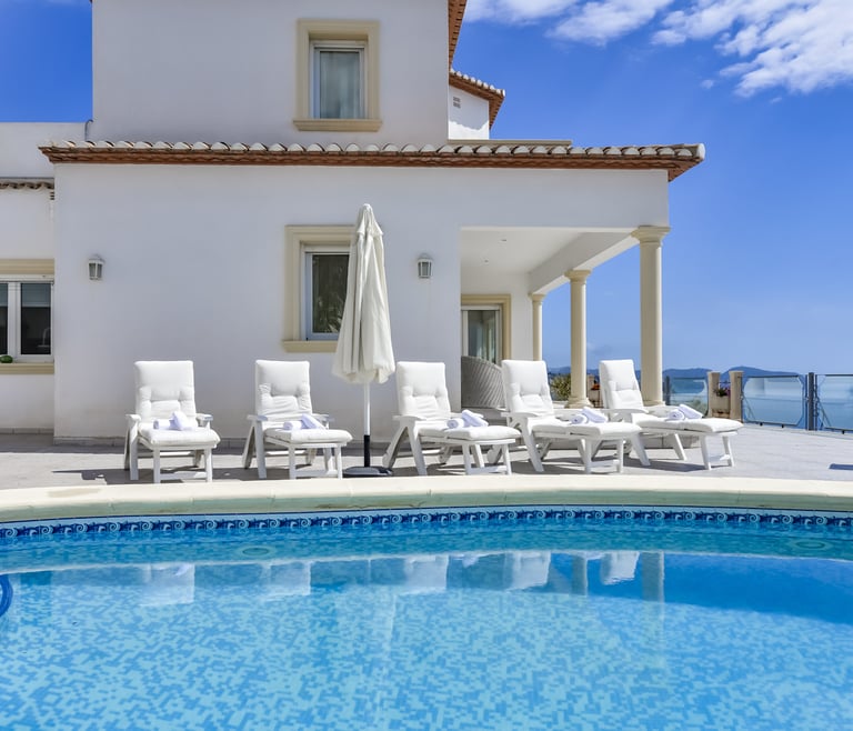 RAPHAEL, Preciosa villa para 6 pax con espectaculares vistas al mar en Benissa.wifi gratis en Benissa - Piscina