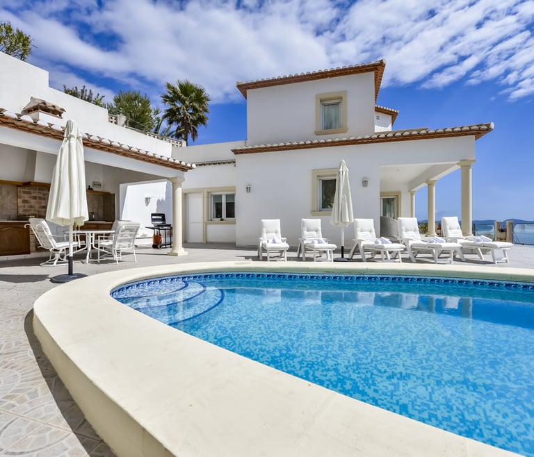 RAPHAEL, Preciosa villa para 6 pax con espectaculares vistas al mar en Benissa.wifi gratis en Benissa - Piscina