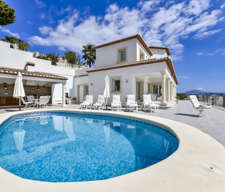 RAPHAEL, Preciosa villa para 6 pax con espectaculares vistas al mar en Benissa.wifi gratis en Benissa - Piscina