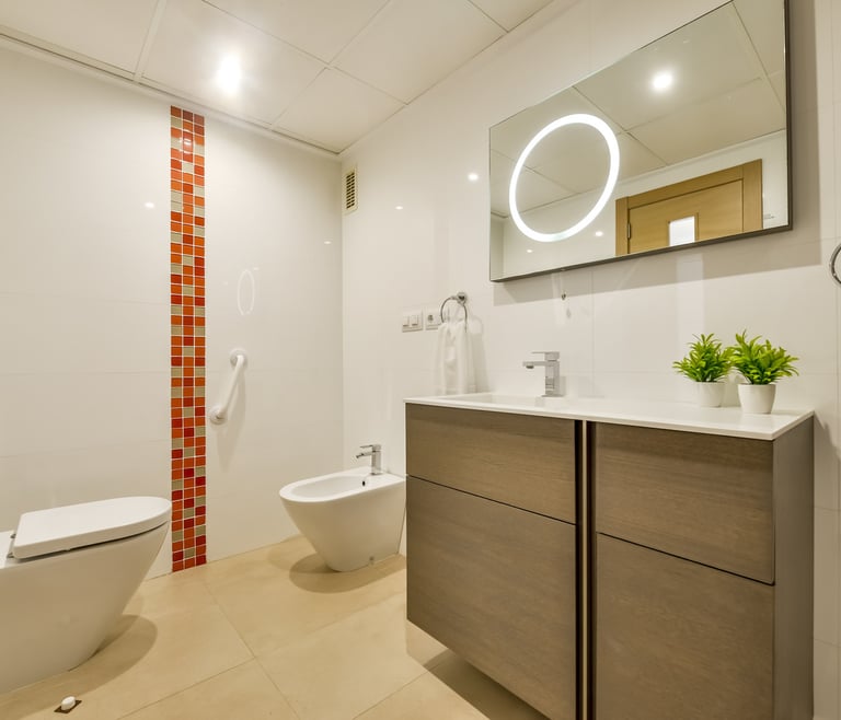 MARJALETA, Bonito apartamento en el centro de Moraira para 4 pax wifi gratuita. en Moraira - Baño