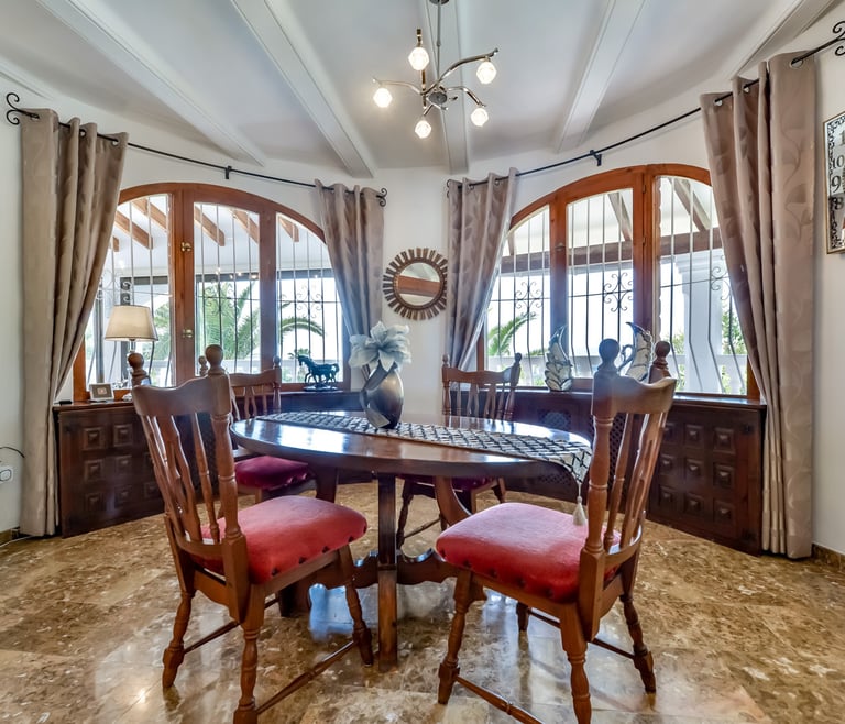 LAS ROSAS, villa à louer à Benissa pour 8 pax avec piscine privée  à Benissa - Salle à manger