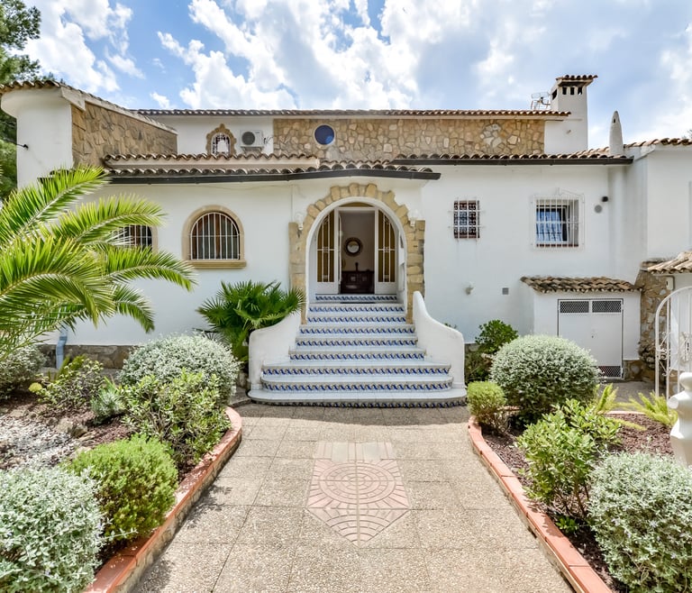 LAS ROSAS, villa à louer à Benissa pour 8 pax avec piscine privée  à Benissa - Frontal
