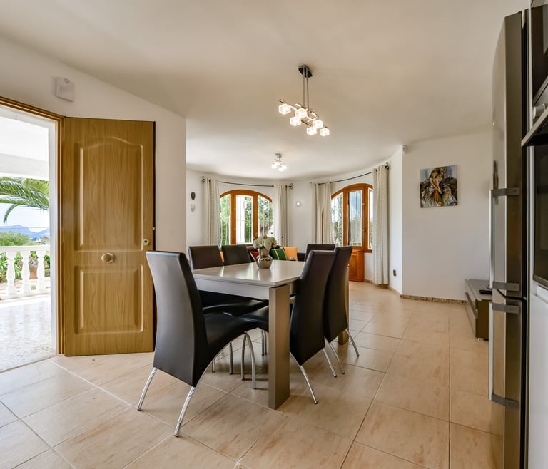 LAS ROSAS, villa à louer à Benissa pour 8 pax avec piscine privée  à Benissa - Salle à manger
