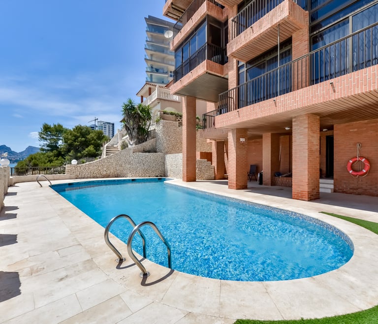 Alquiler de apartamento en primera linea de Calpe, CANTAL en Calpe - Piscina