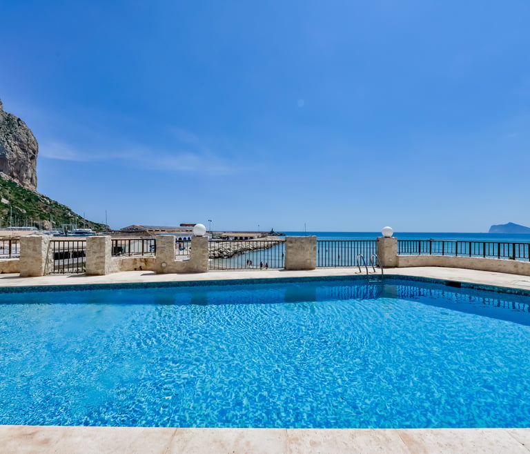 Alquiler de apartamento en primera linea de Calpe, CANTAL en Calpe - Piscina