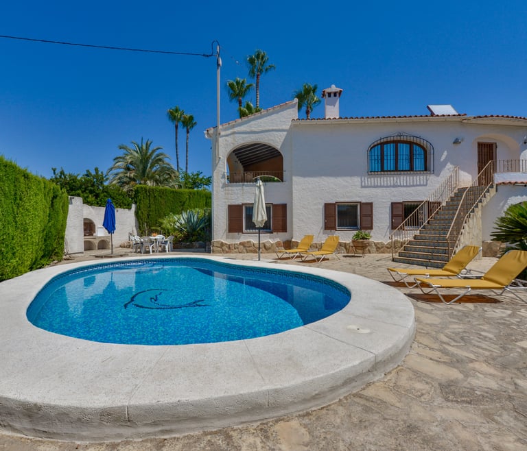 JUNAI, villa para 4 pax en Benissa con piscina privada y wifi gratis en Benissa - Frontal