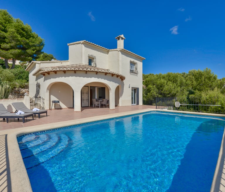 LOXI, preciosa villa en Cumbre del Sol para 6 pax con piscina privada y vistas al mar. en Benitachell - Piscina