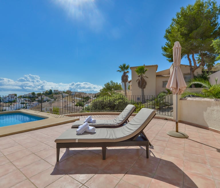 LOXI, preciosa villa en Cumbre del Sol para 6 pax con piscina privada y vistas al mar. en Benitachell - Piscina