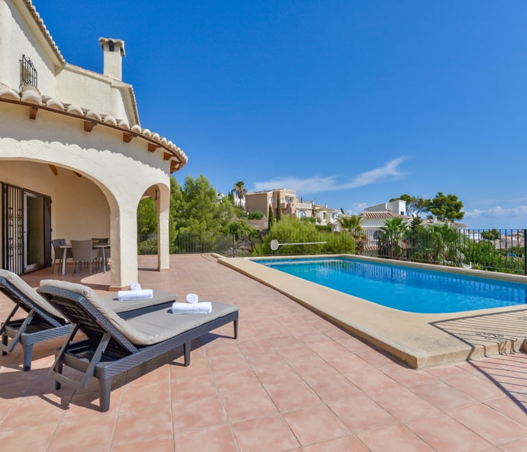 LOXI, preciosa villa en Cumbre del Sol para 6 pax con piscina privada y vistas al mar. en Benitachell - Piscina