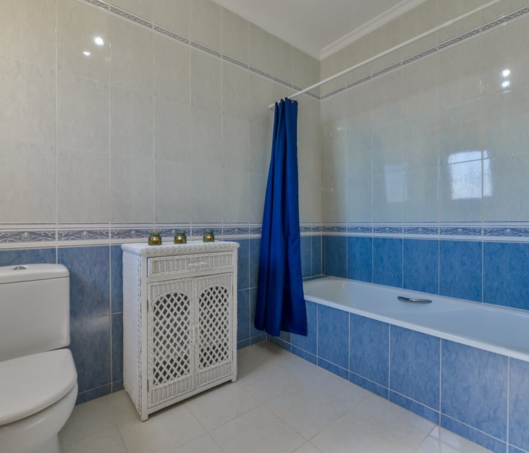 LOXI, preciosa villa en Cumbre del Sol para 6 pax con piscina privada y vistas al mar. en Benitachell - Baño