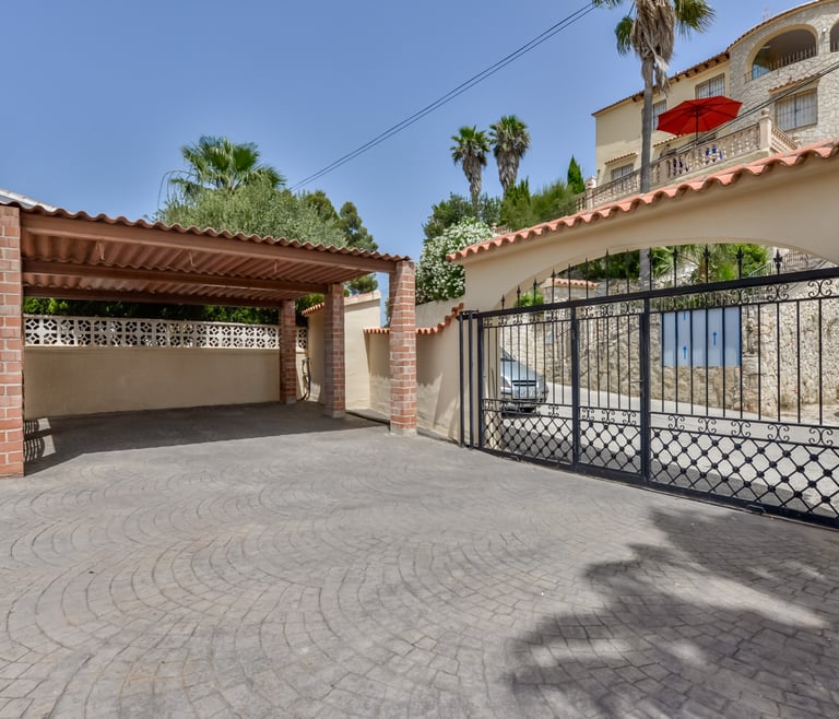 Alquiler de villa en Benissa MIRASOL, para 4 pax con piscina privada,  en Benissa - Garaje